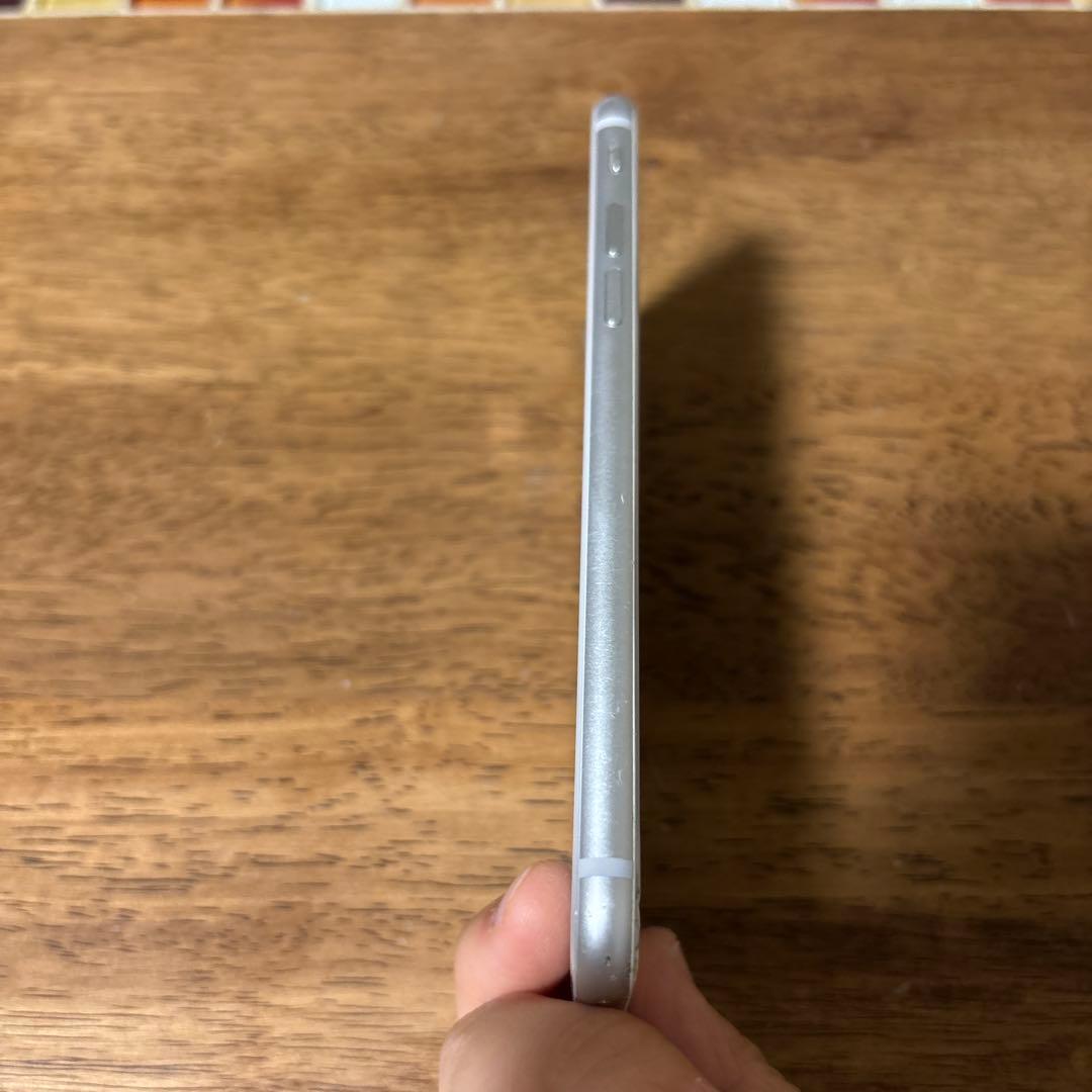 iPhone8 ホワイト 画面傷あり