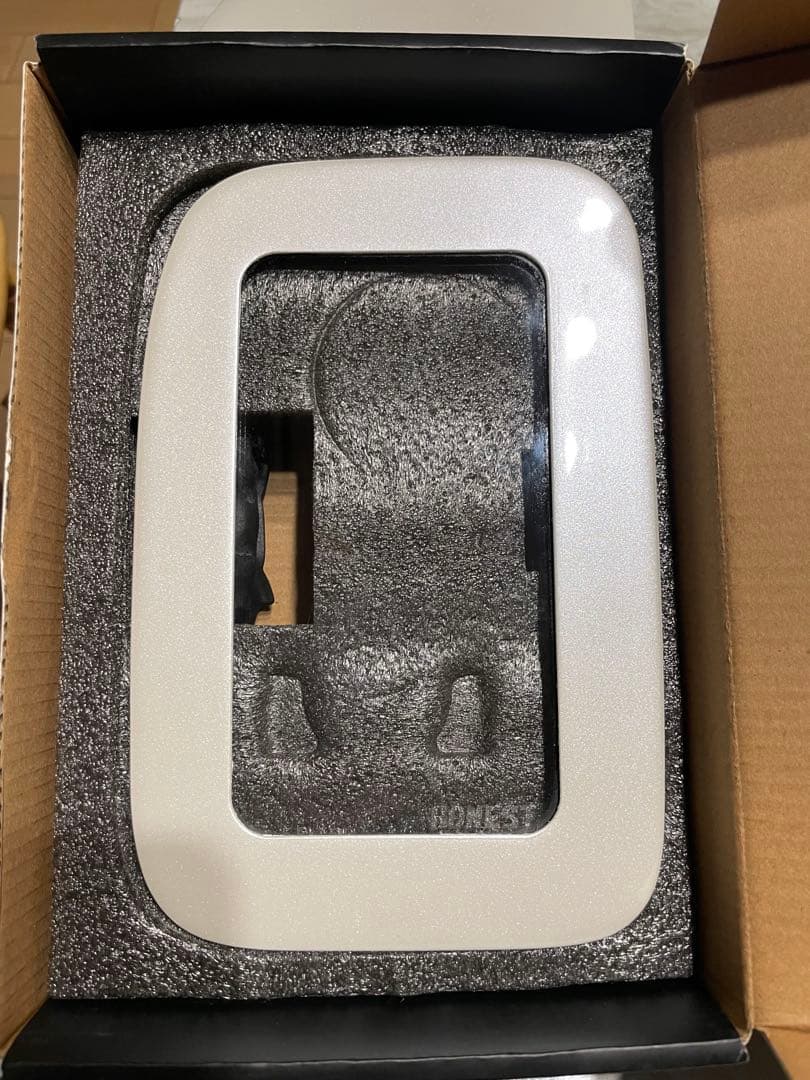 200系 ハイエース　HONEST フューエルリッドカバー　オマケ付き