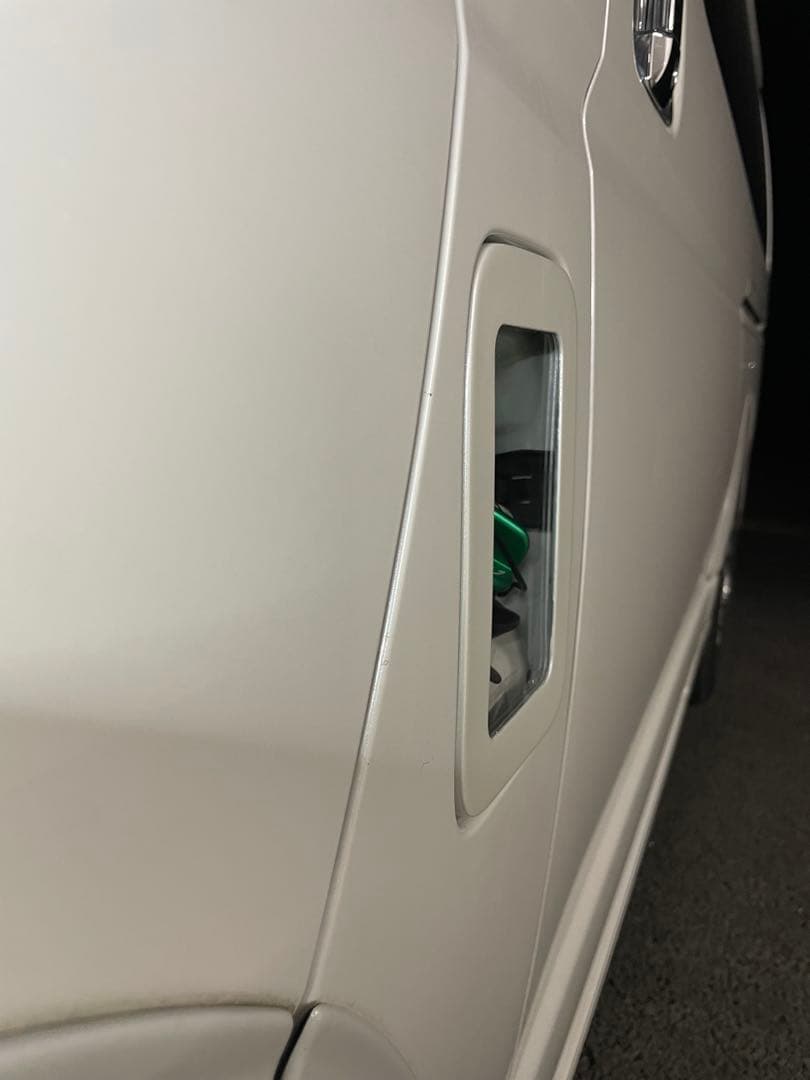 200系 ハイエース　HONEST フューエルリッドカバー　オマケ付き