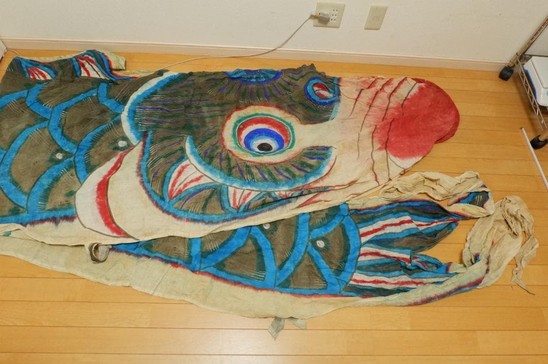 鯉のぼり　大きめ　布製　古い　レトロ　時代物　10-10