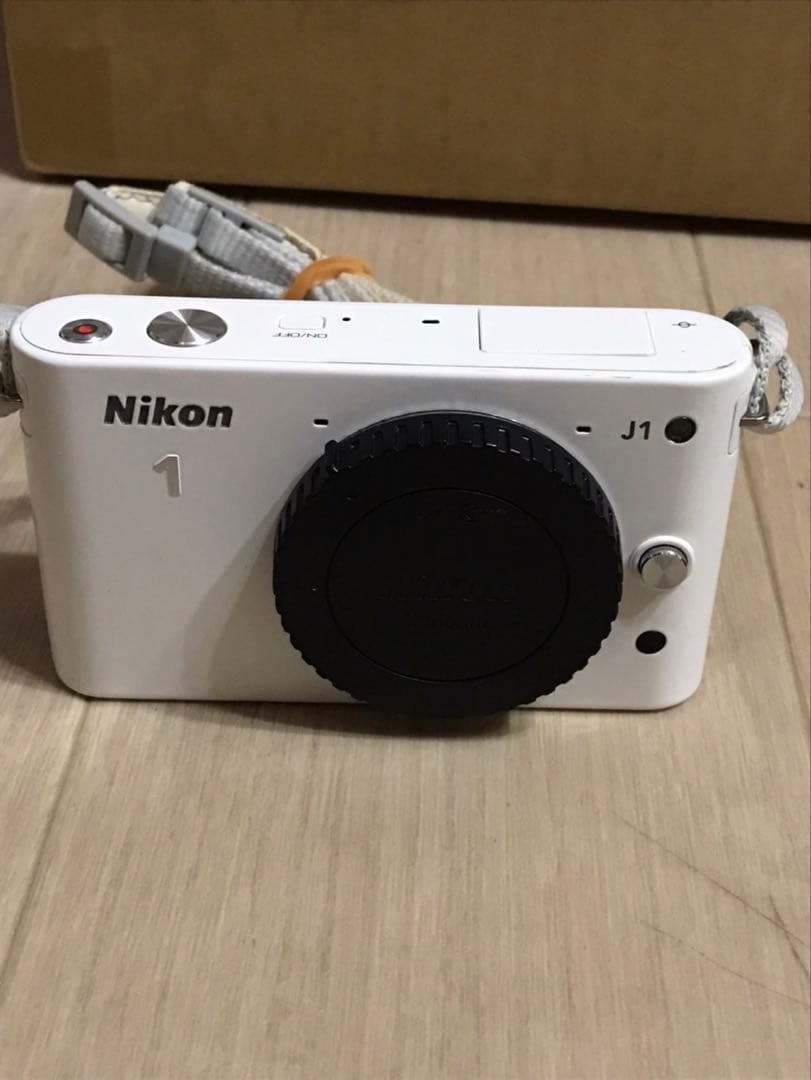 ニコン　1 J1 ボディ　動作品　難あり
