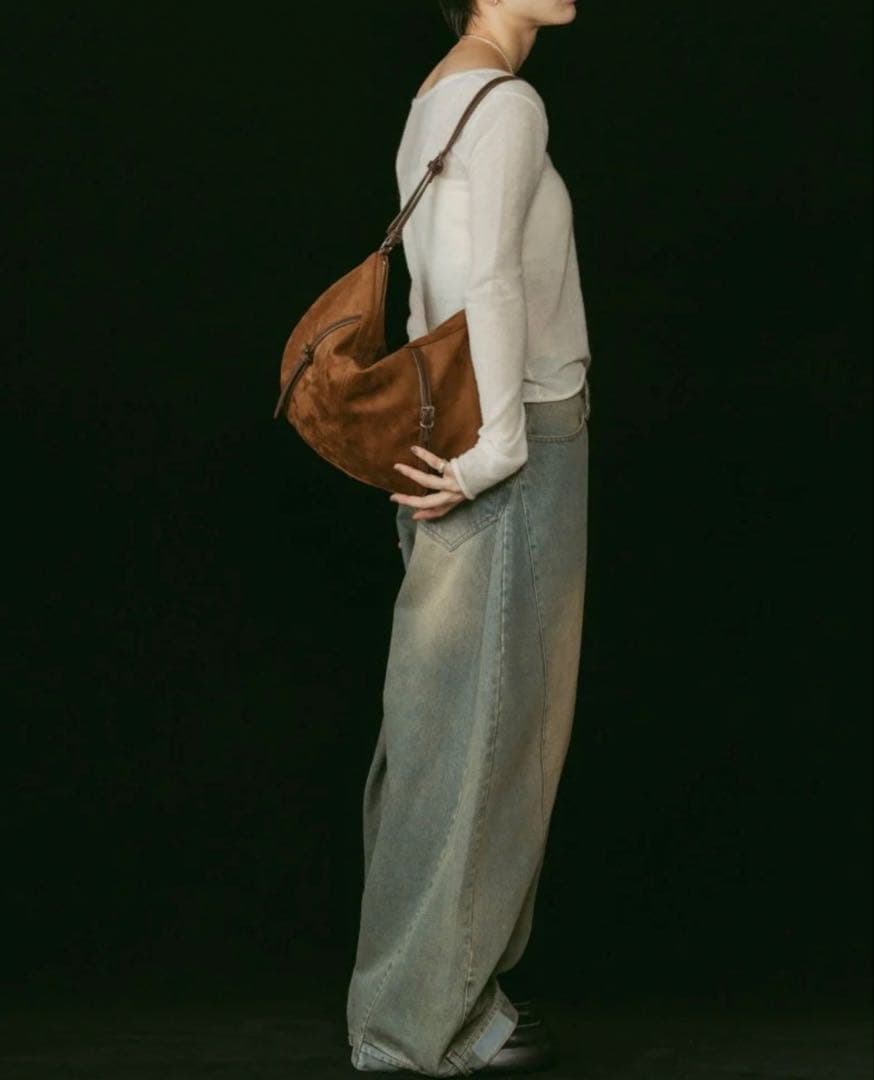 新品　クヌースマーフKnuth Marf suede moon bag