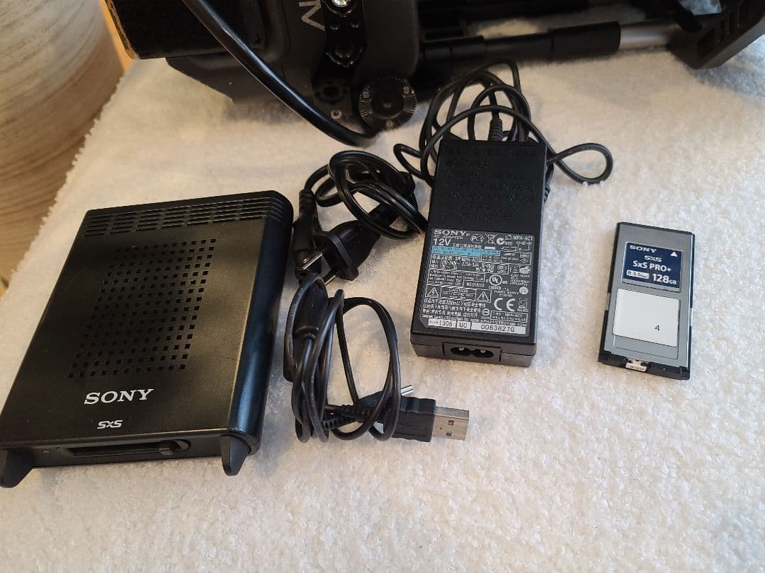 ARRI Alexa M（SxSカード 128gb + カードリーダー付）