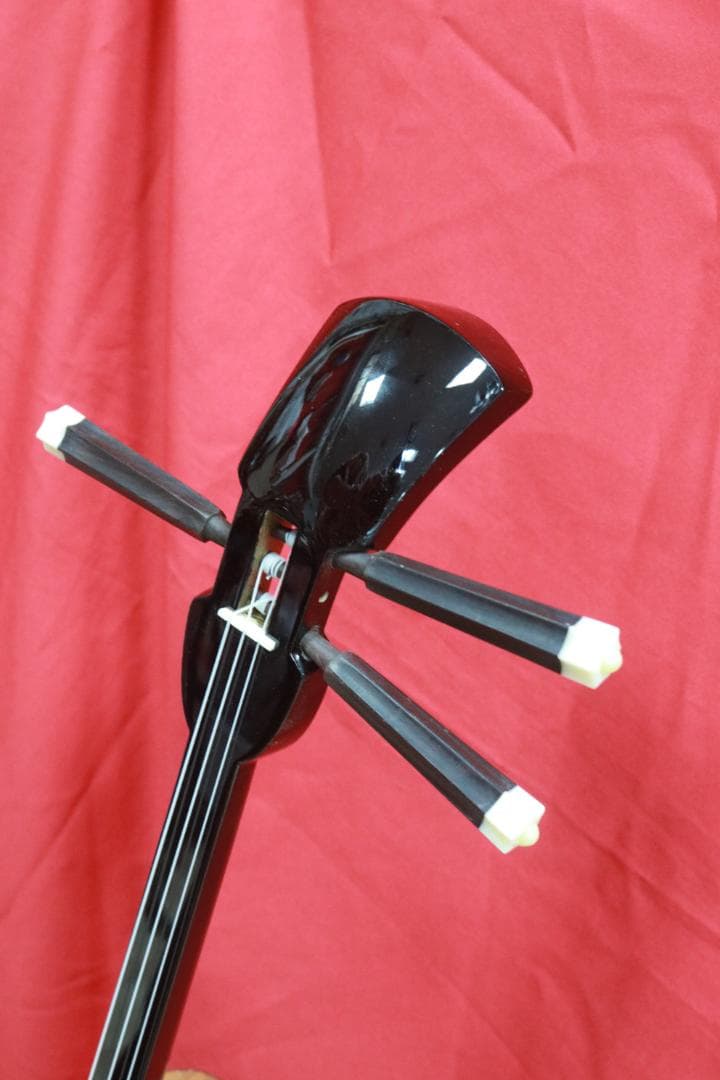 沖縄　エレキ三線（人工皮張り）初心者にもおすすめ　新品未使用　送料無料