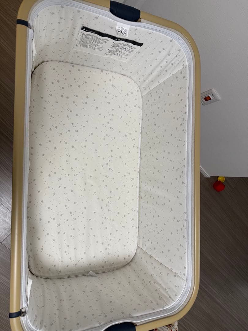 たそ☆HZDMJ ベビーベッド カーキ　ベージュ　美品