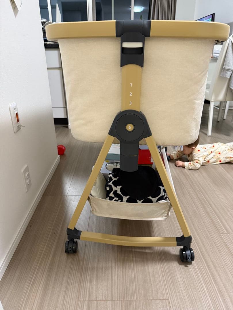 たそ☆HZDMJ ベビーベッド カーキ　ベージュ　美品