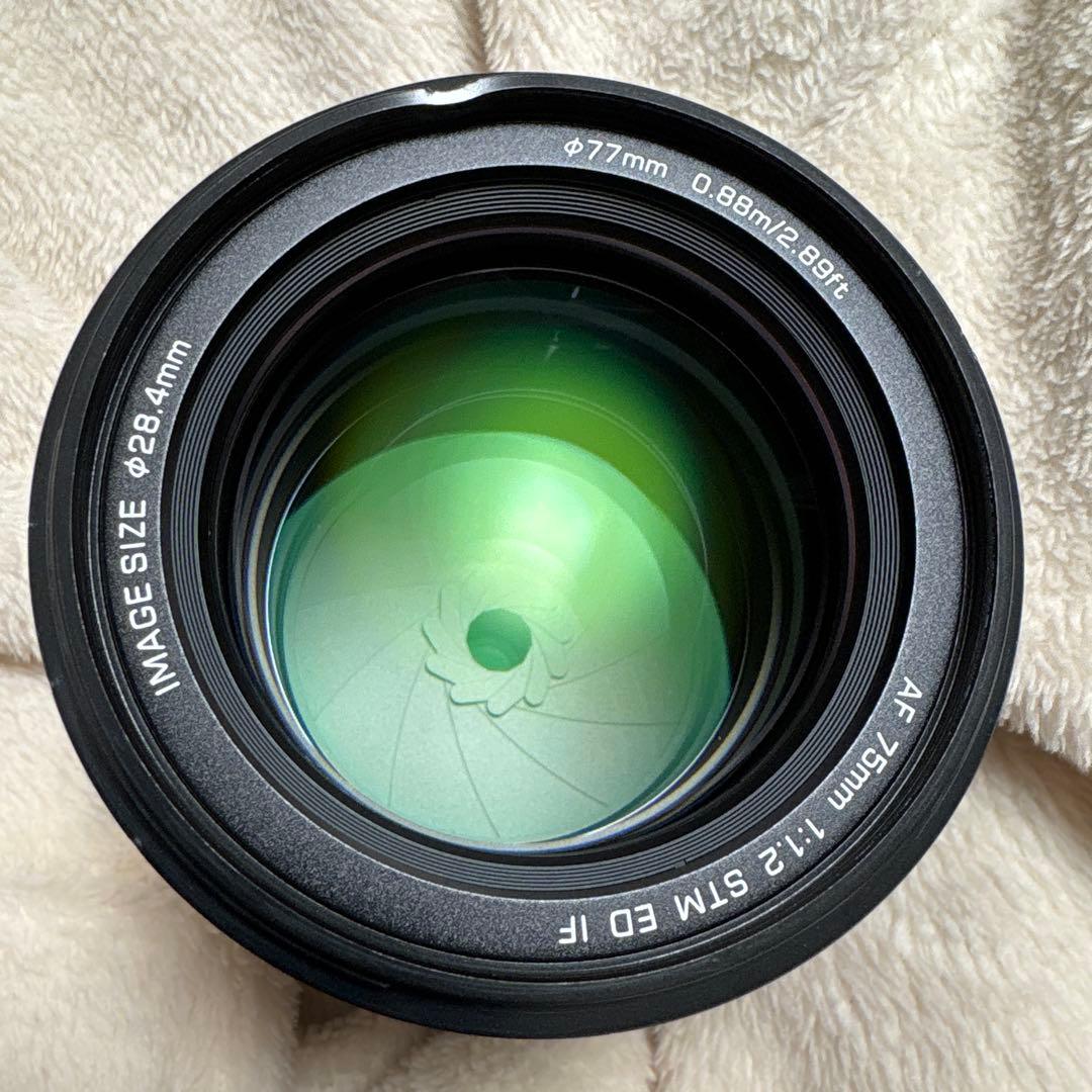 Viltrox af 75mm f/1.2 レンズ フード付き