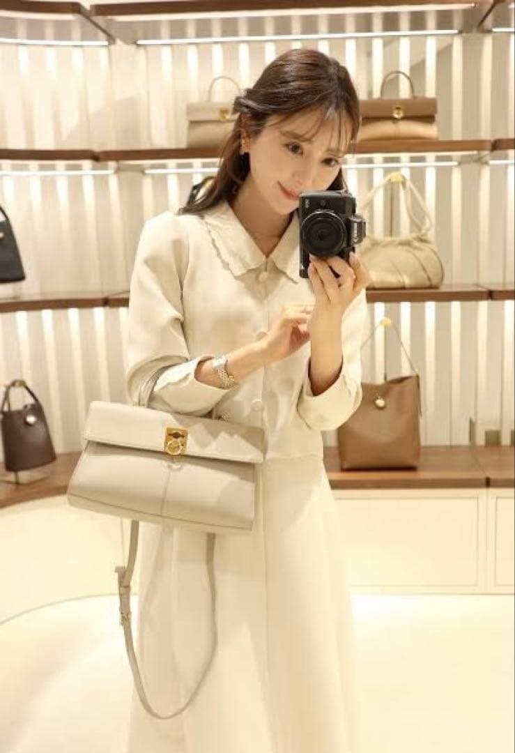 ま*め様 ❤️良品❤️CAFUNE MEDIUM STANCE SMOKE バッ