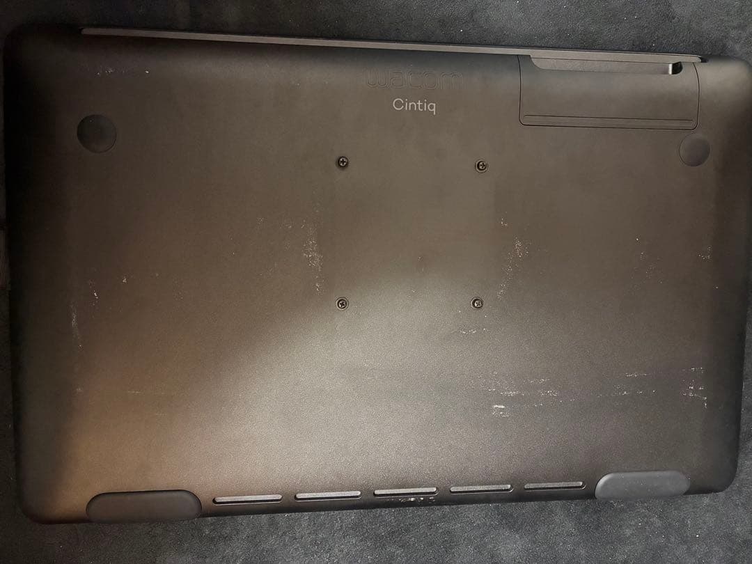 液タブ・ペンタブ Wacom Cintiq 22 FHD DTK2260K1D