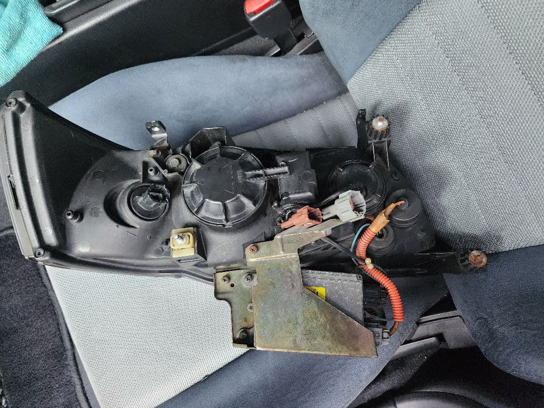 美品　ローレル　C35 HID ヘッドライト 左側　日産