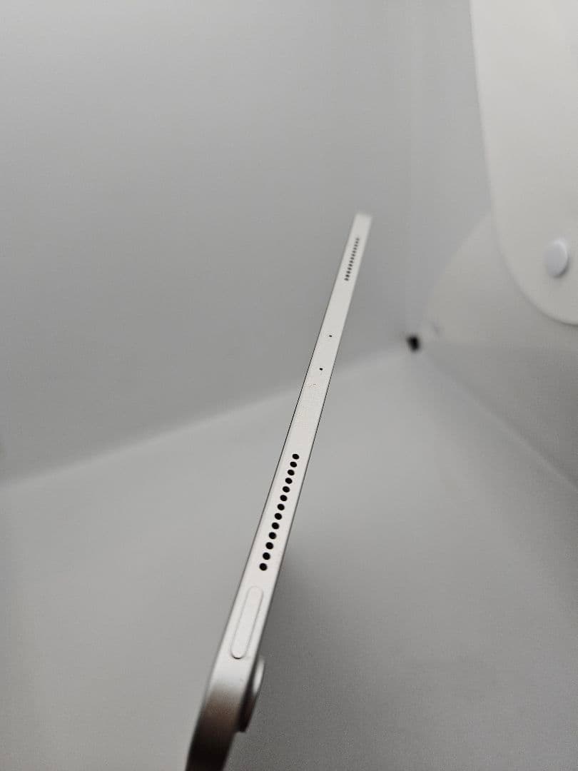 [美品] iPad pro 本体 充電ケーブル　カバー付き