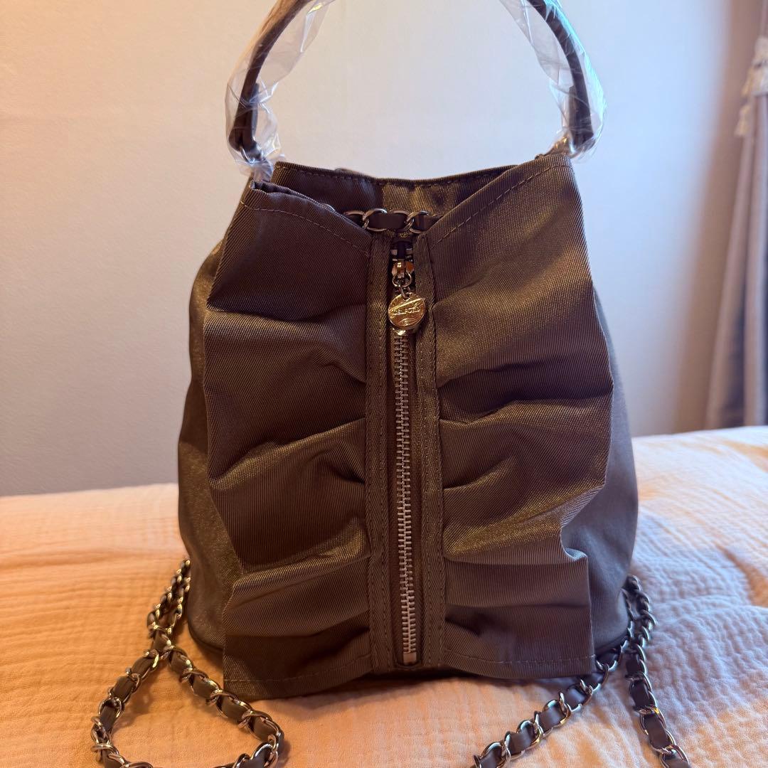 セルフォード チェーンショルダーフリルサック グレー