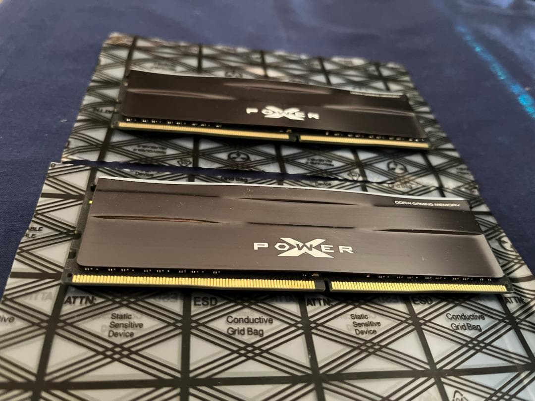 シリコンパワー DDR4 3200 RGB 16GB(8GB×2)