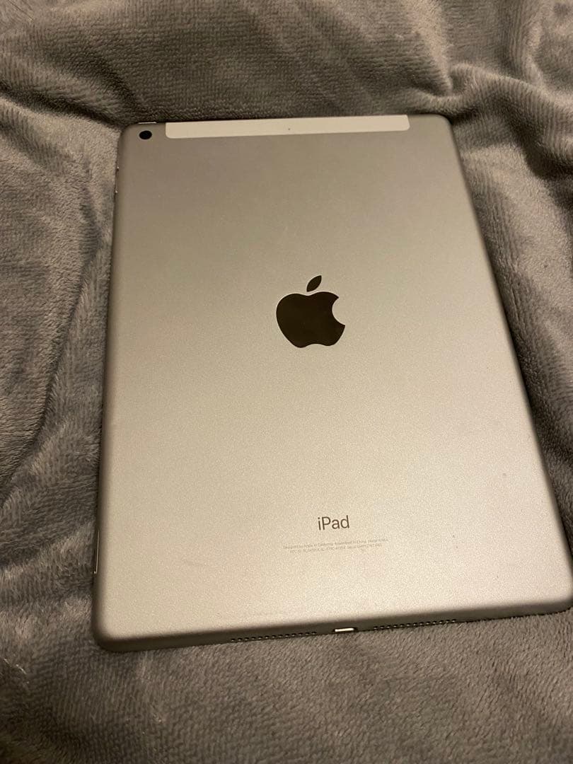 Apple iPad 第6世代 32GB シルバー 本体