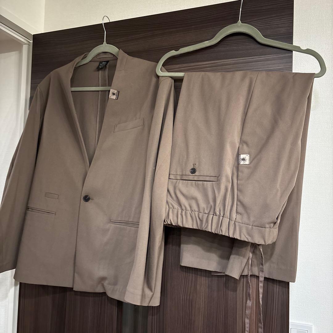 GU × MIHARA YASUHIROノーカラージャケット　セットアップ