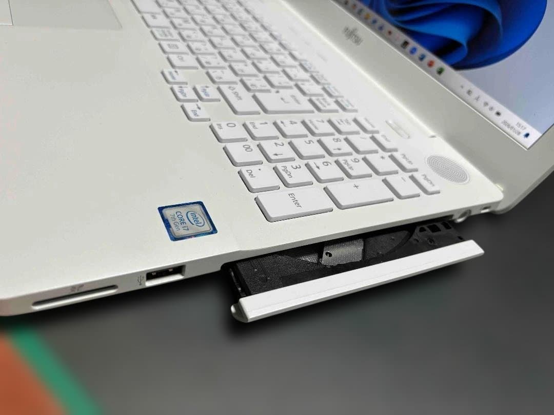 Windowsノート本体 LIFEBOOK AH51/C3 Corei7/SSD480GB/8GB