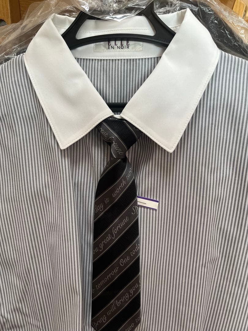 ELLE en noir ブラックショートジャケットハイウエストスカートスーツ