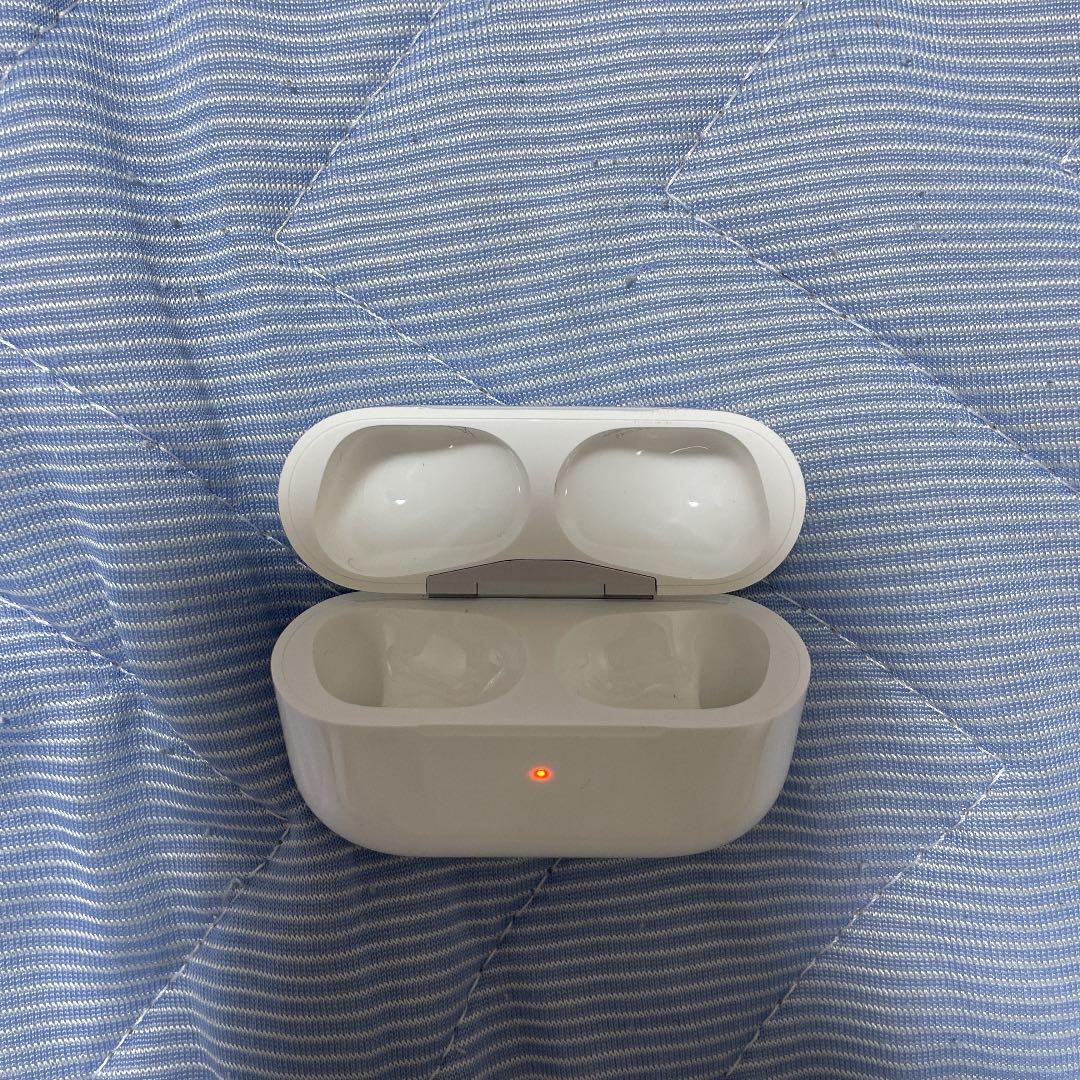 Apple AirPods Pro 充電ケース　イヤホン本体なし