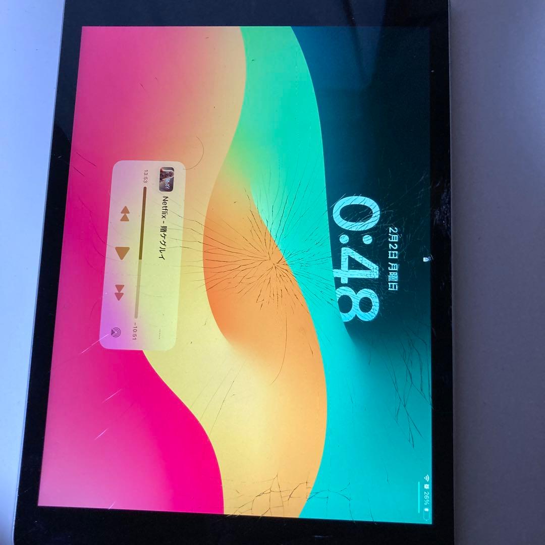 iPad 本体 第9世代 シルバー 画面ひび割れ
