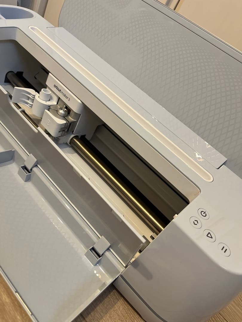 最終価格　美品　Cricut maker3 クリカット　カッティングマシン