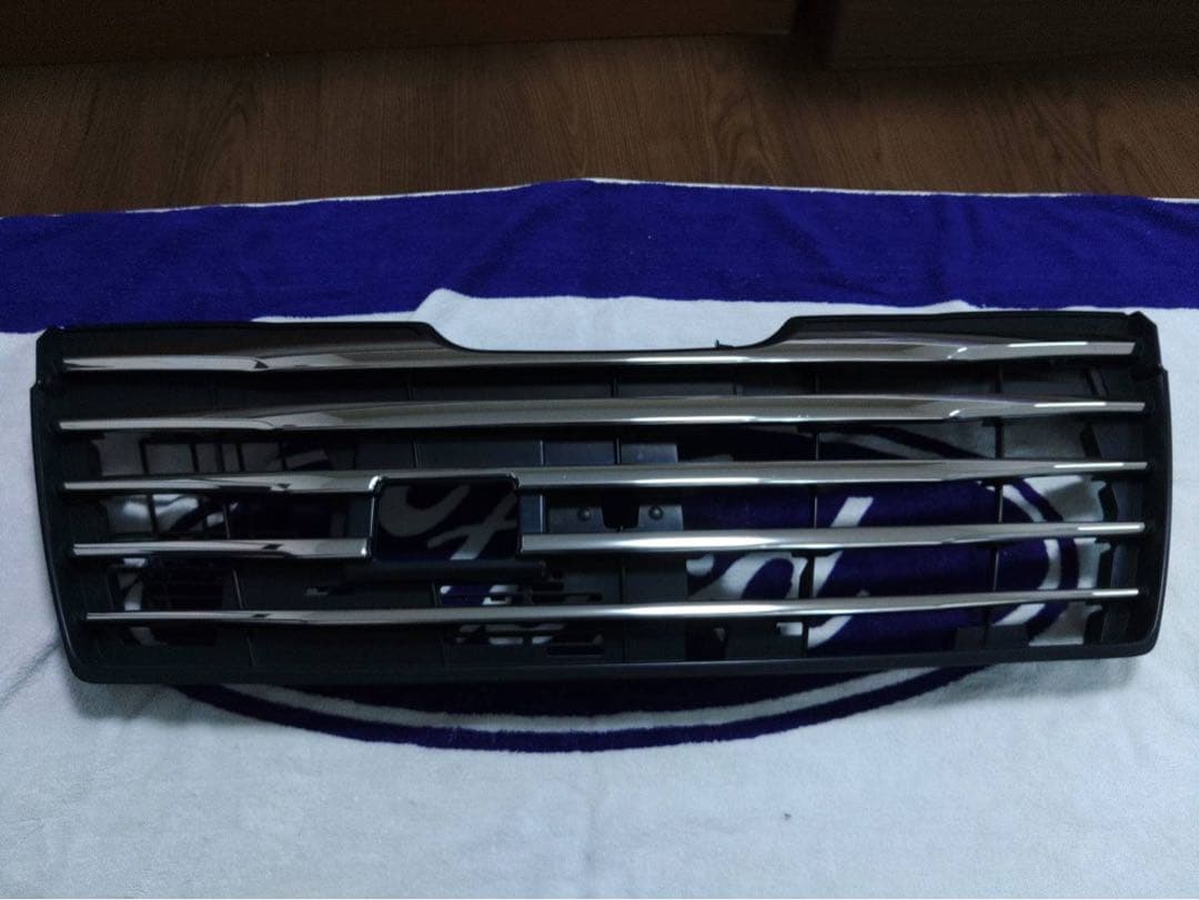 M900A ルーミーカスタム　フロントグリル