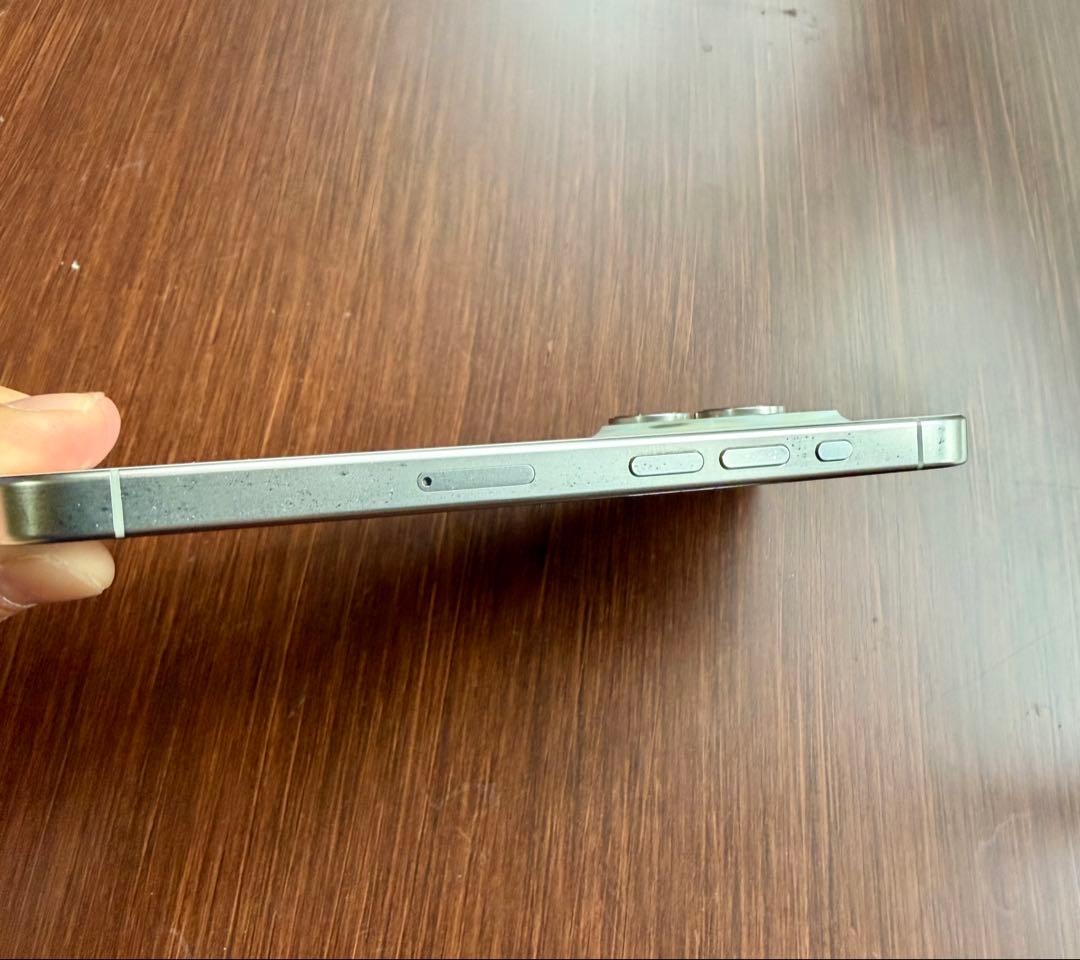 ガラスフィルム付き！iPhone 15 Pro 256GB SIMフリー