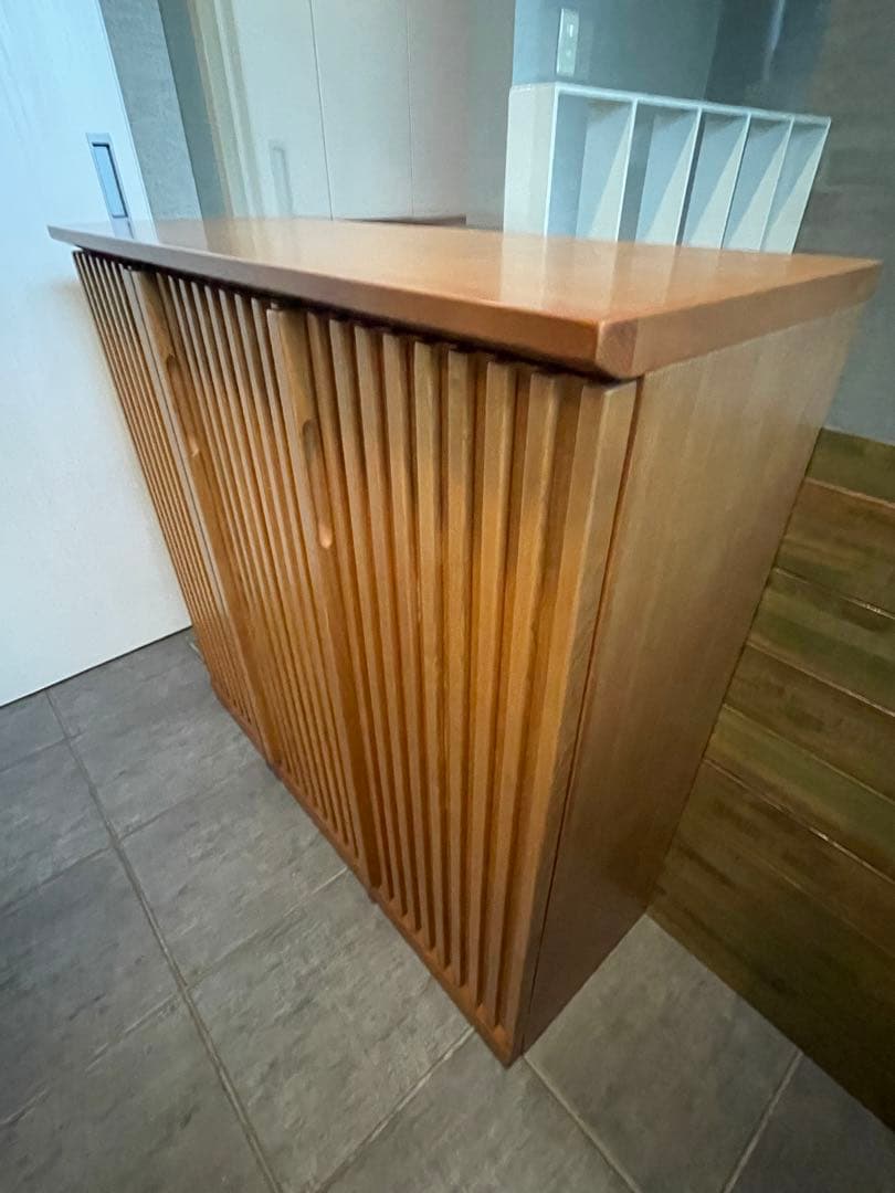 iwa-chan　■天然木 縦格子キャビネット/サイドボード W89cm■