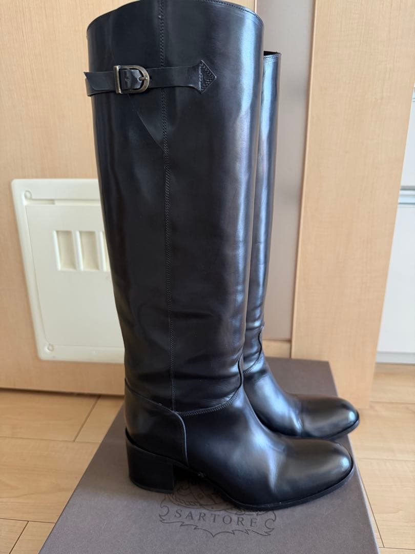 ブラックロングブーツ バックル付き