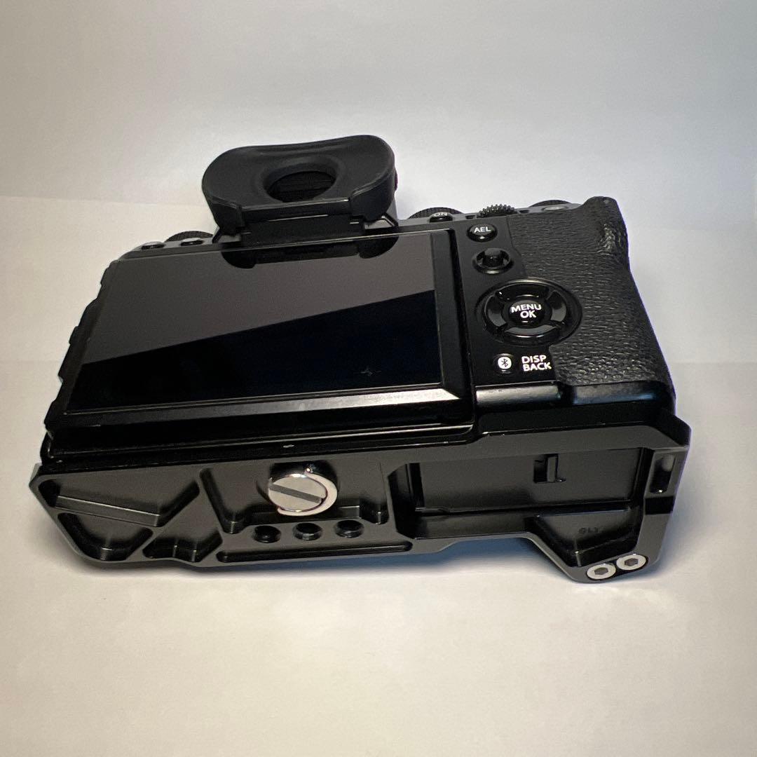Fujifilm X-T5 SmallRigハンドグリップ付き
