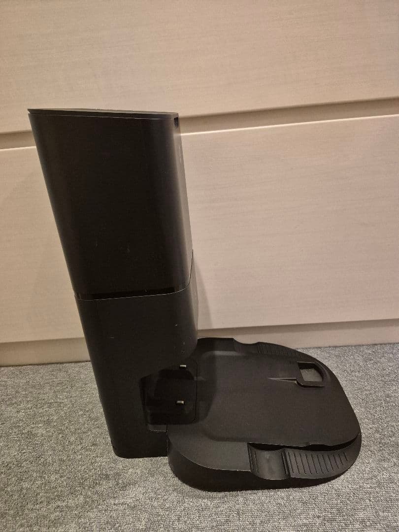 iRobotのルンバiシリーズ　クリーンベースのみ