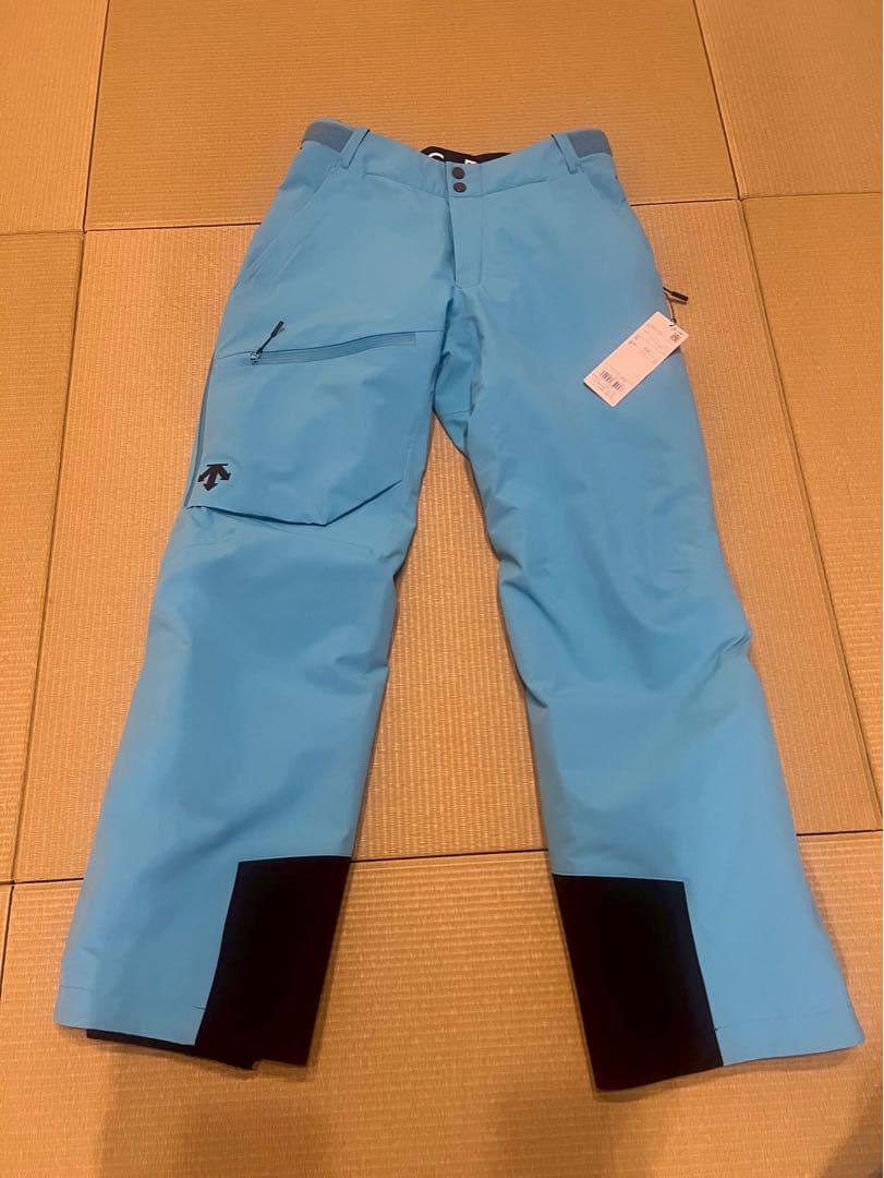 最終値下！未使用 ライトブルー スキーウェア上下フード付き