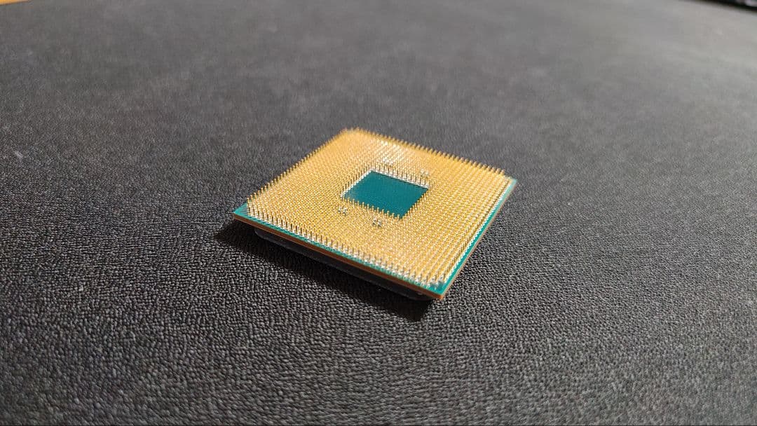 AMD Ryzen7 3700X CPUとクーラー