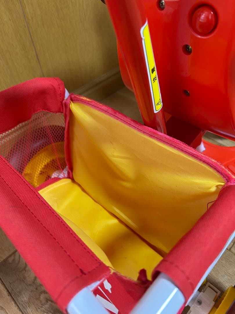 【値下げ・美品】アンパンマン・三輪車