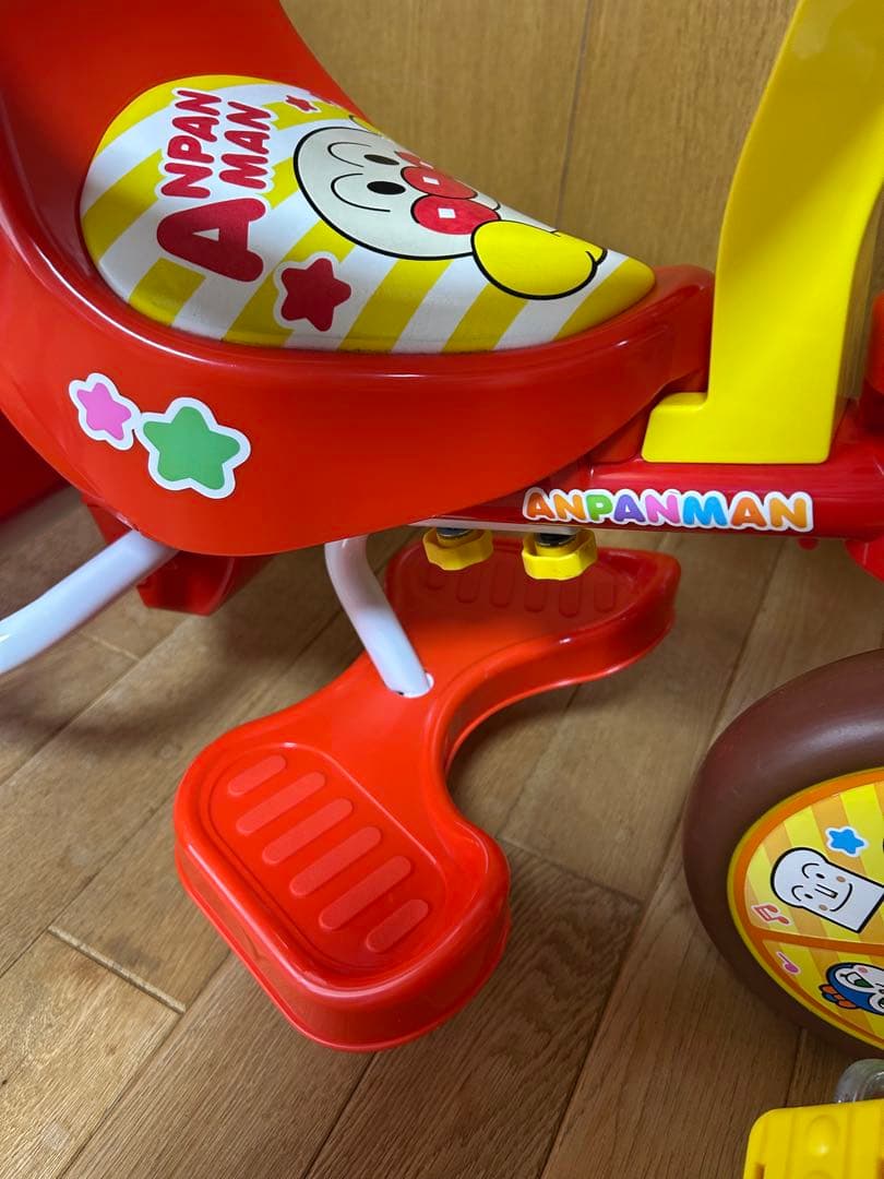 【値下げ・美品】アンパンマン・三輪車