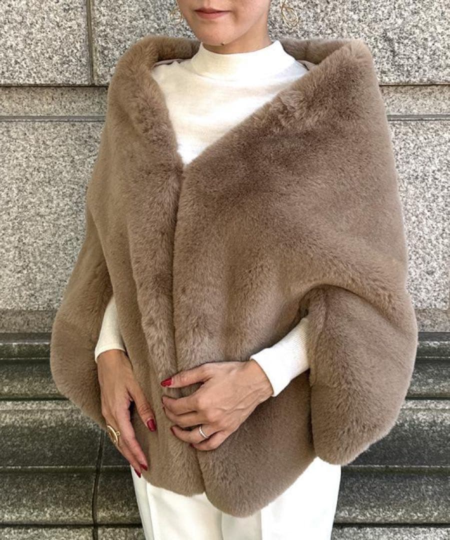 新品 JENNE ジェンヌ リッチボリュームファーケープ