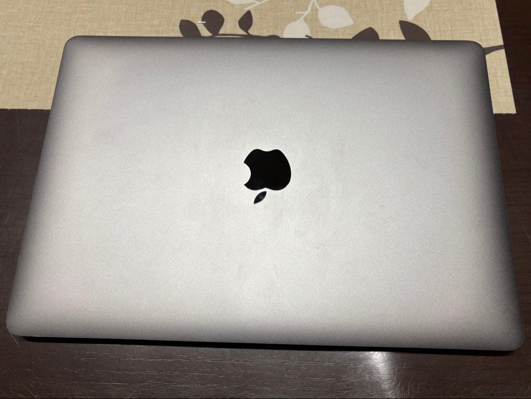 【ジャンク】<MacBookAir2019> 充電中のみ電源ON／動作非常に遅い