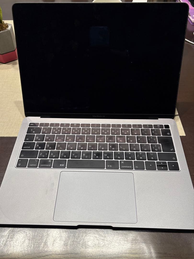 【ジャンク】<MacBookAir2019> 充電中のみ電源ON／動作非常に遅い