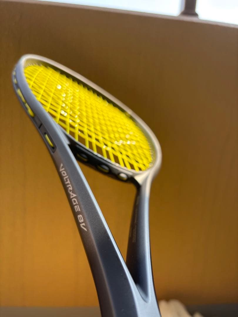 VOLTRAGE 8V テニスラケット シェリーシルバー