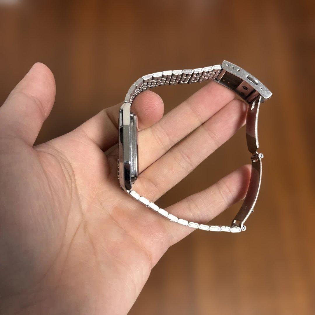 CASIO A1100D-1JF デジタル腕時計 ステンレスモデル