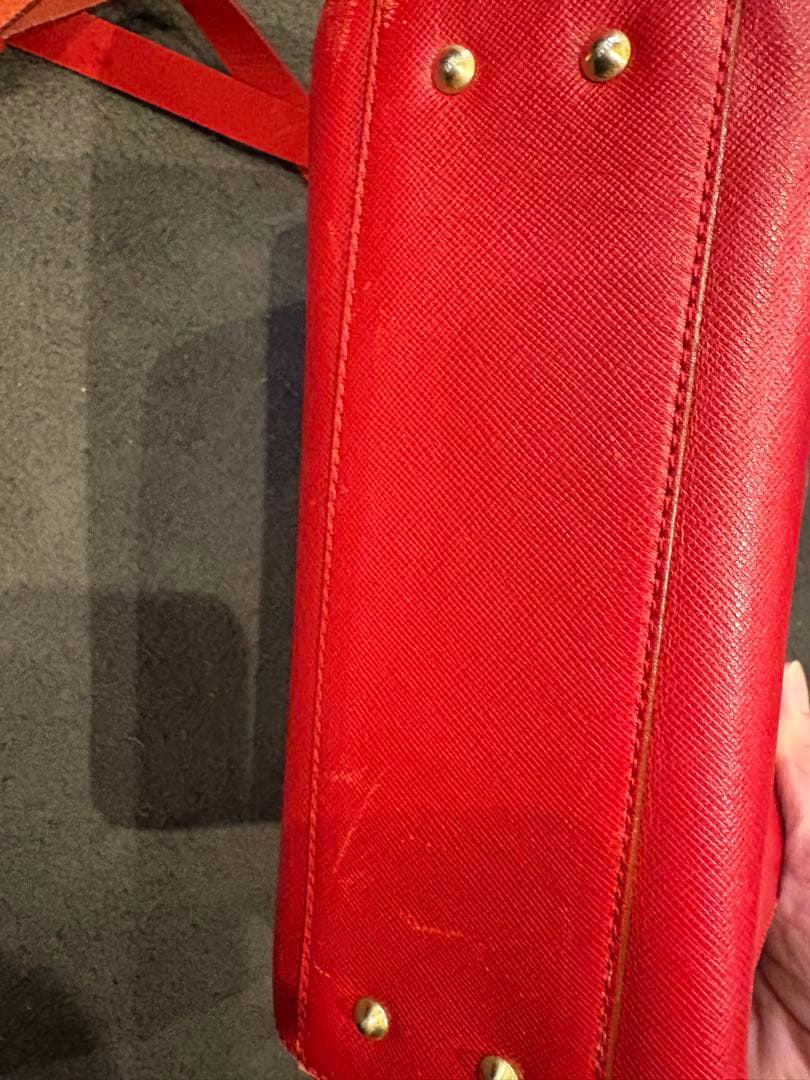 み*の様 プラダ　トートバック　赤