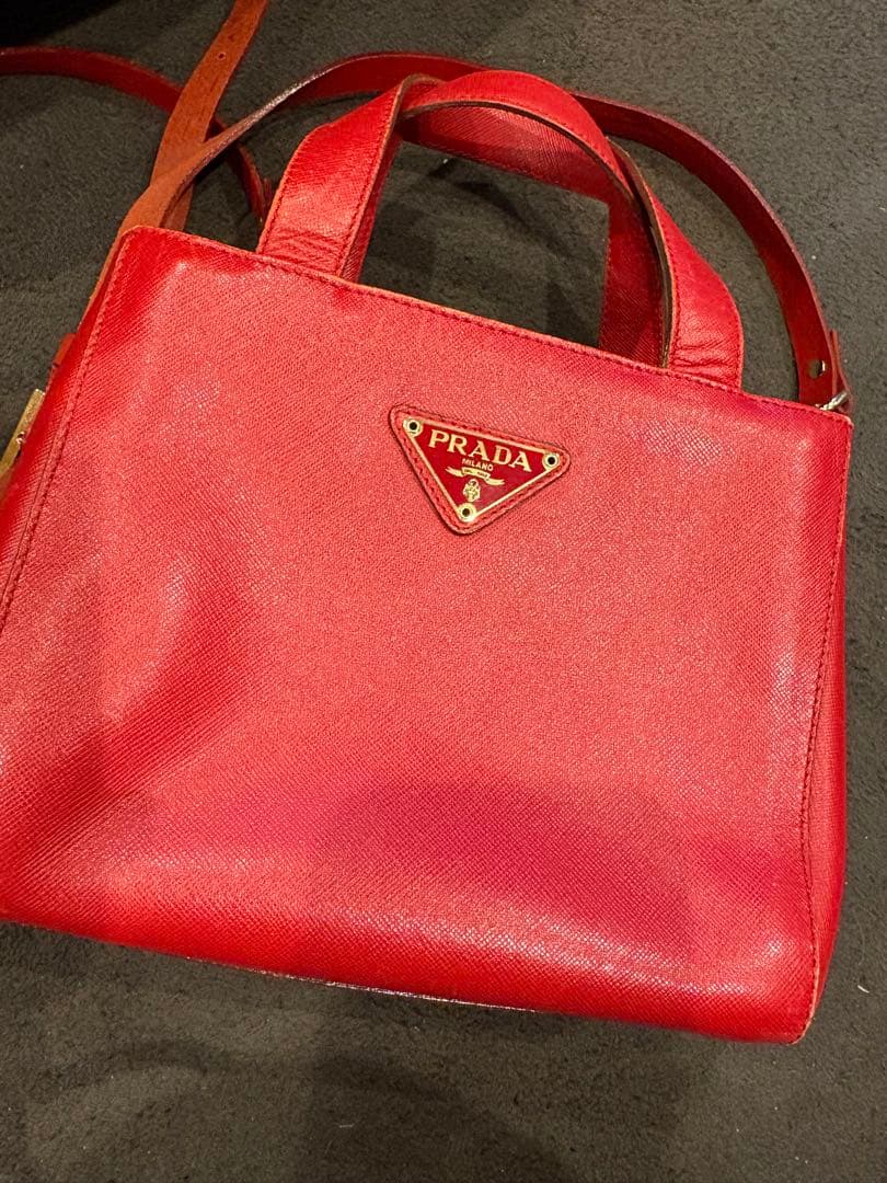 み*の様 プラダ　トートバック　赤
