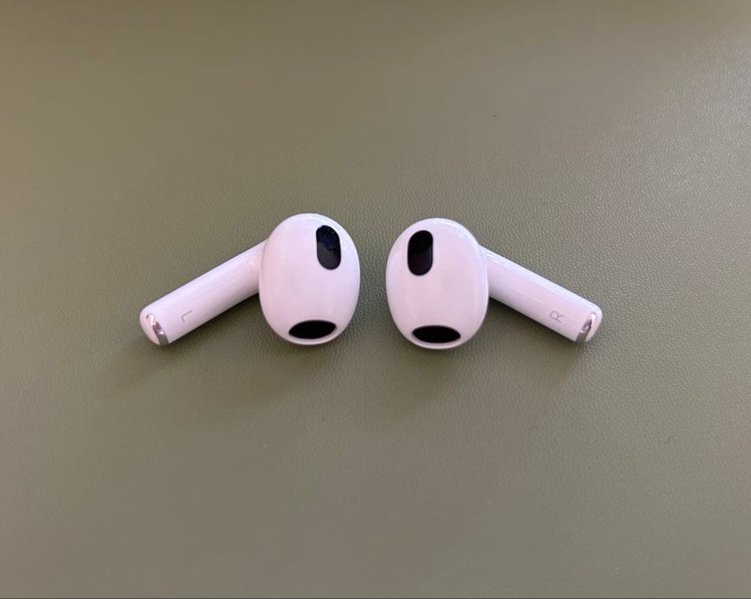 n*g様 AirPods3 本体 無線充電対応 ケース付け 美品