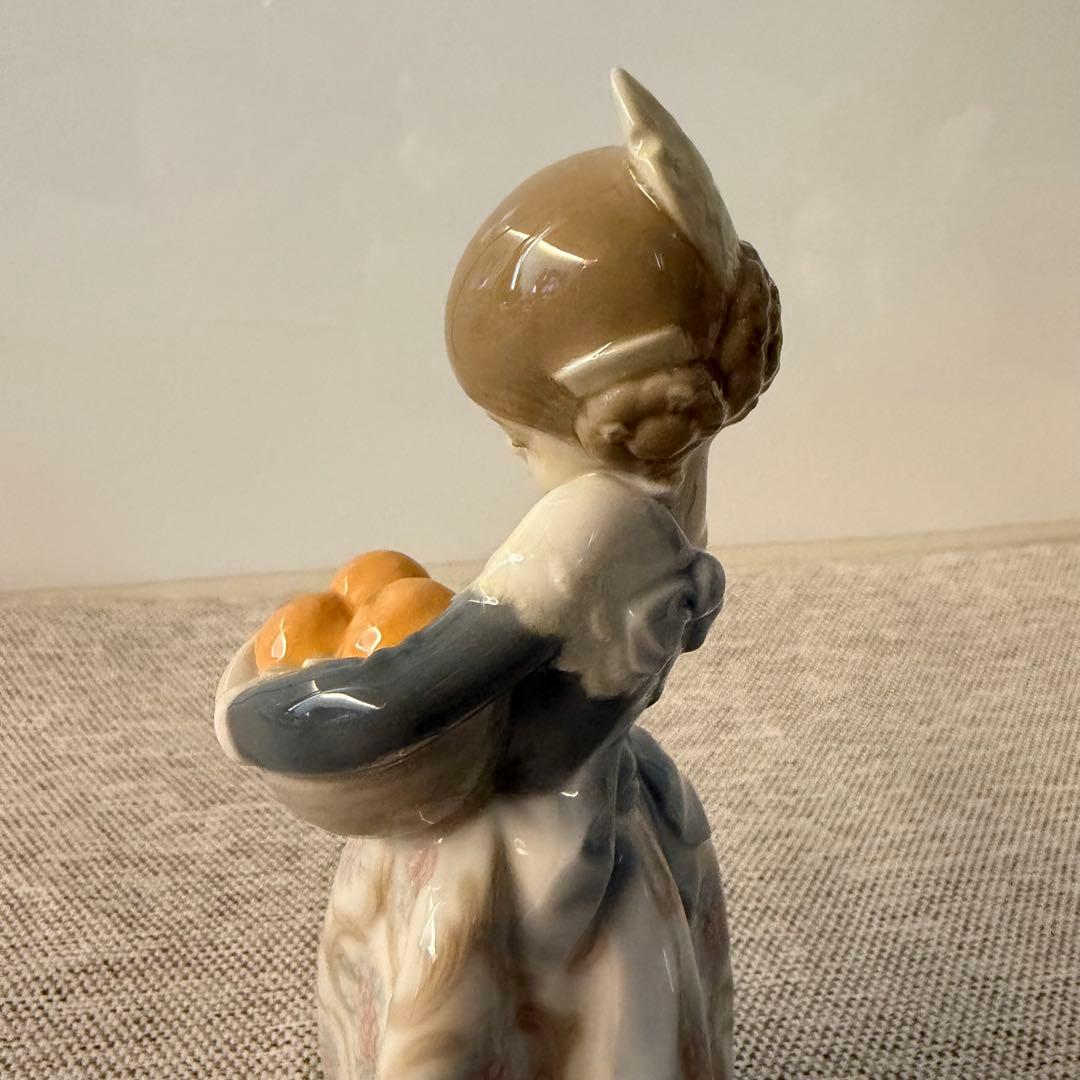 リヤドロ LLADRO バレンシアの少女 オレンジがいっぱい 箱無発送