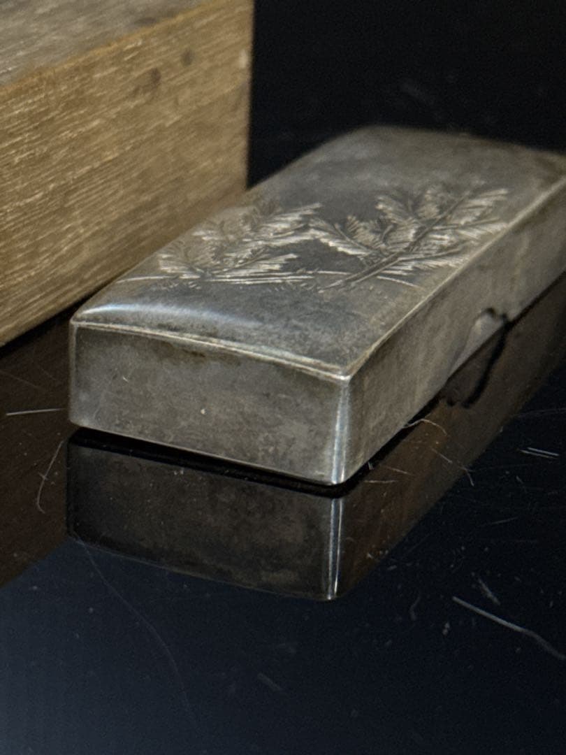 名人 山口 丹金 造 純銀 松図彫金 小箱 御楊枝入 桐共箱 茶道具