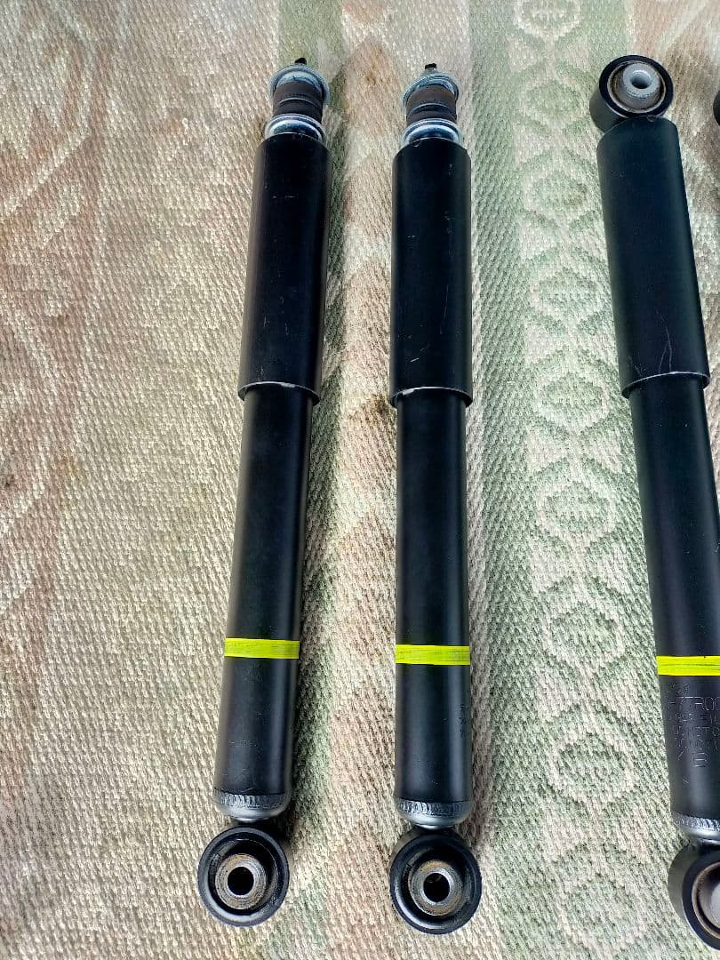 ジムニー　JB64 純正サスペンション　1台分　新車外し