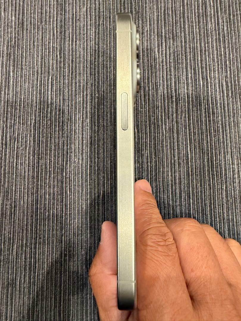 【超美品‼️】iPhone 15 Pro 256GB SIMフリー