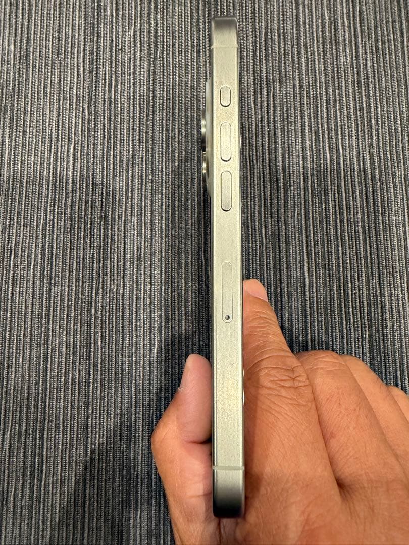 【超美品‼️】iPhone 15 Pro 256GB SIMフリー