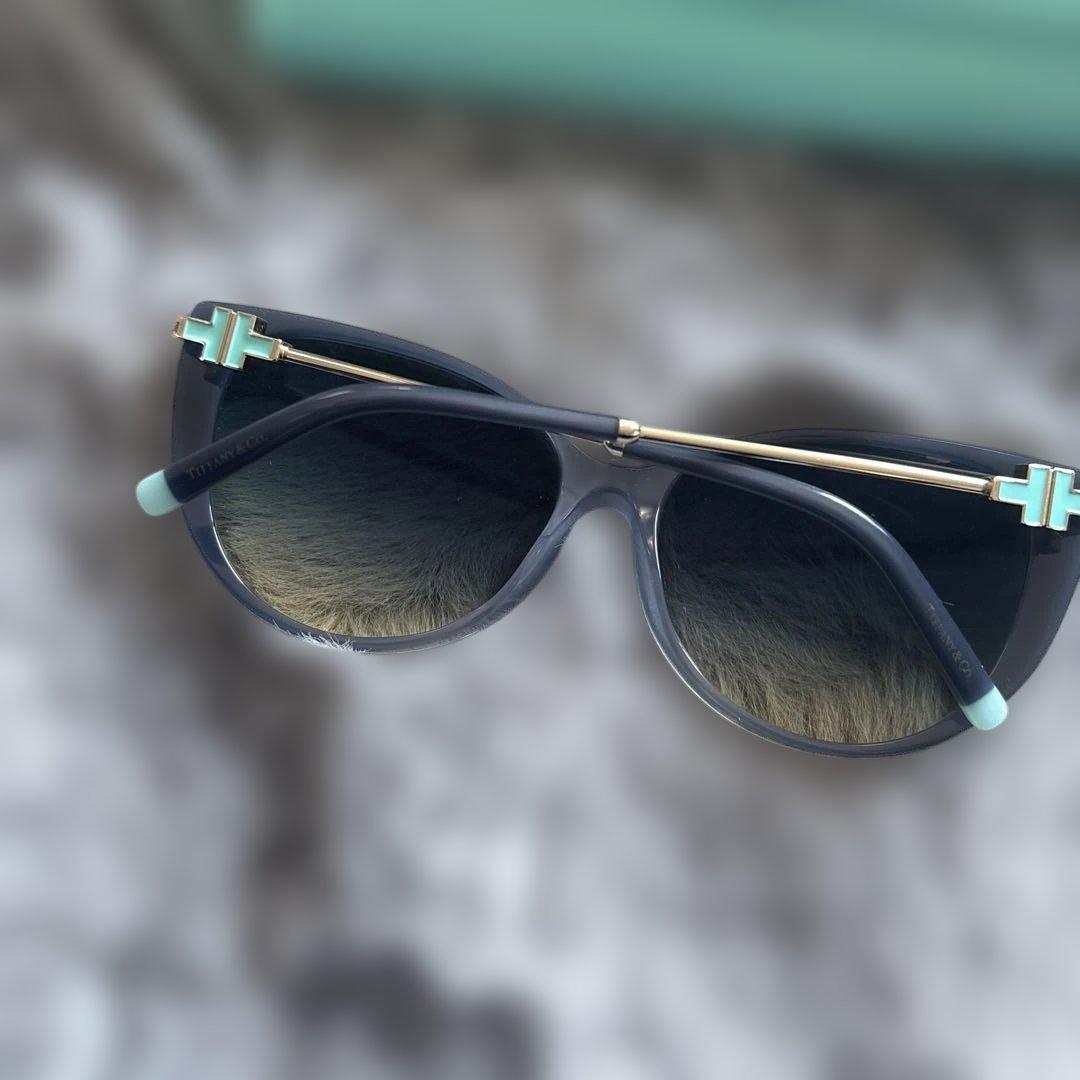 Tiffany & Co. ダークブルー サングラス