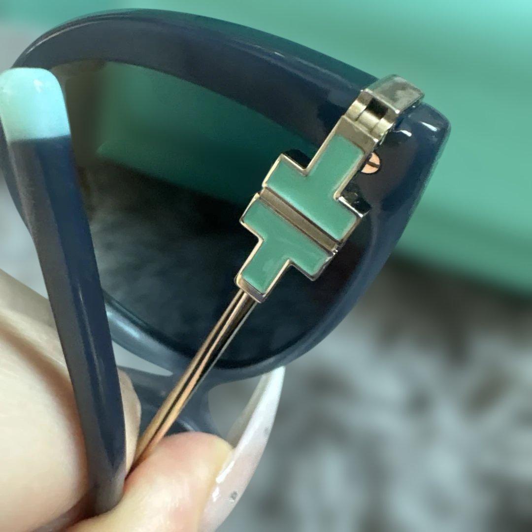 Tiffany & Co. ダークブルー サングラス