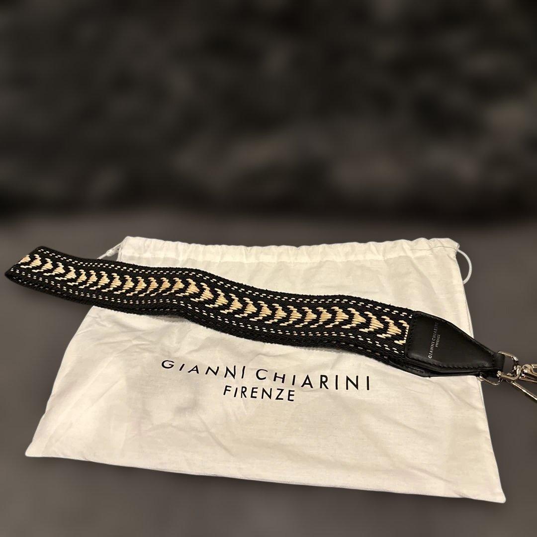 Gianni Chiarini クロスボディバック